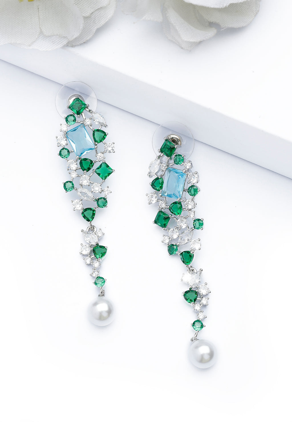 Pendientes Colgantes Contemporáneos de Color Plata